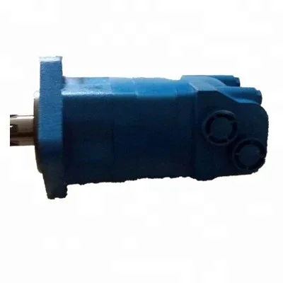 Side view of the 2K-160 hydraulic motor with visible gear housing and oil ports, placed on a clean workbench