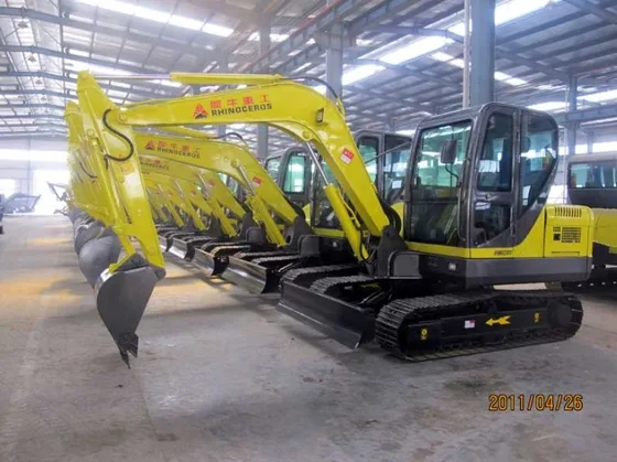 Side view showing the 290mm ground clearance and 6000mm length of the excavator
