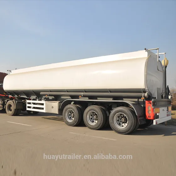 Rear view with the fifth wheel coupling and WABCO ABS brake system visible