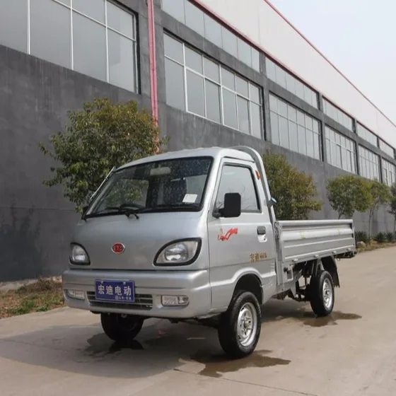 Side view showing the 2025mm wheelbase and 140mm ground clearance