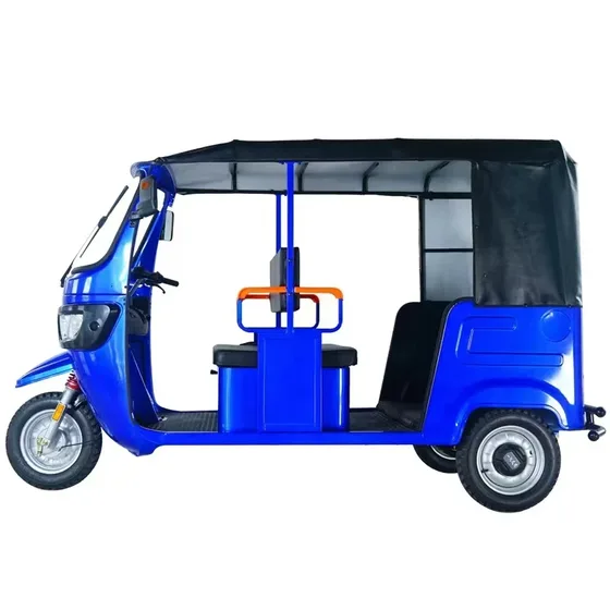 Product image of the electric tricycle from the front