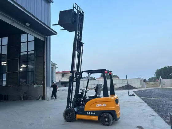 Battery pack under the chassis with 70A 10set configuration