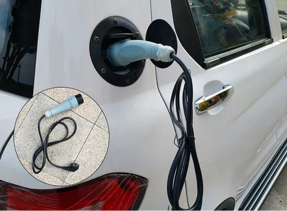 Side view of the vehicle parked on a flat surface with solar panel facing the sun