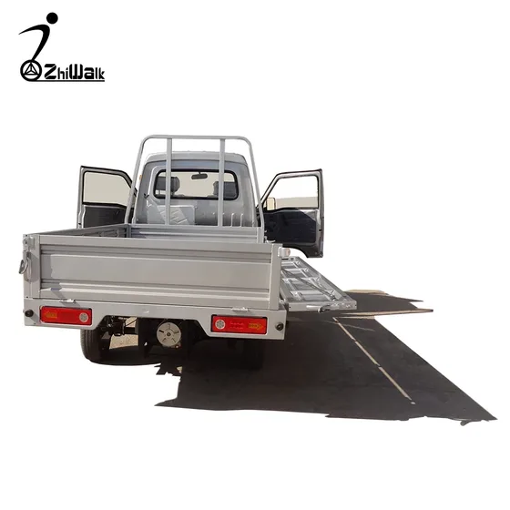 Range extender unit mounted under the rear chassis with fuel tank and generator