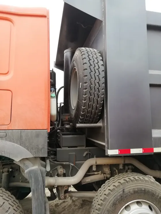 Side view of the dump truck showing the 3775+1400mm wheelbase and 12.00R20 tyres