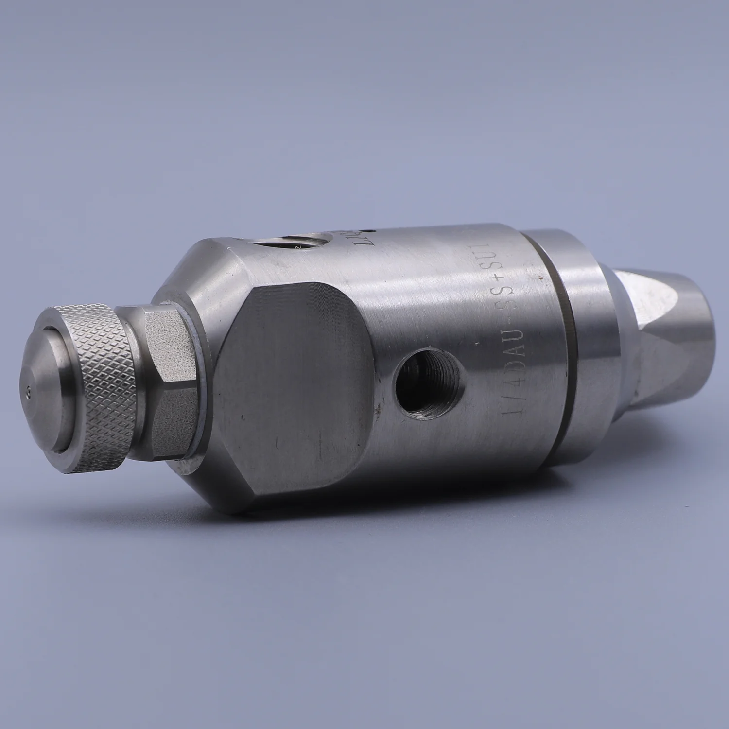 Stainless steel industrial fluid atomizing nozzle with hex body and adjustment knob