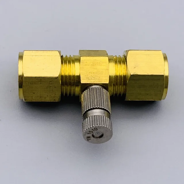 Brass T-fitting with a central silver knurled valve