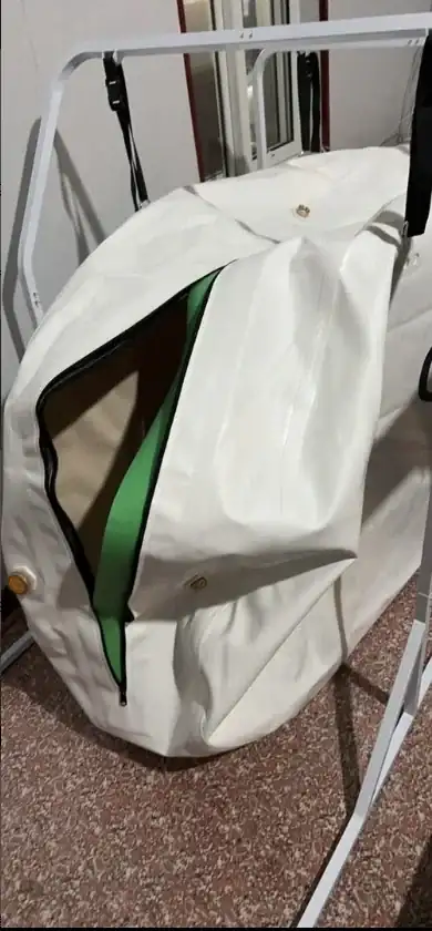 Open entry of a CONSIDER soft sitting hyperbaric chamber