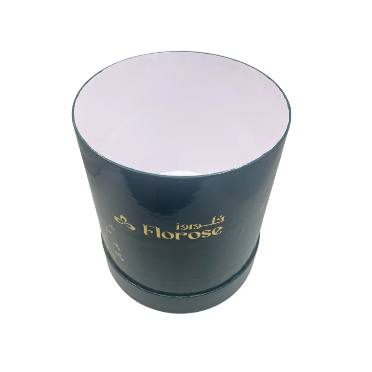 Round preserved rose boxes in a set of colours