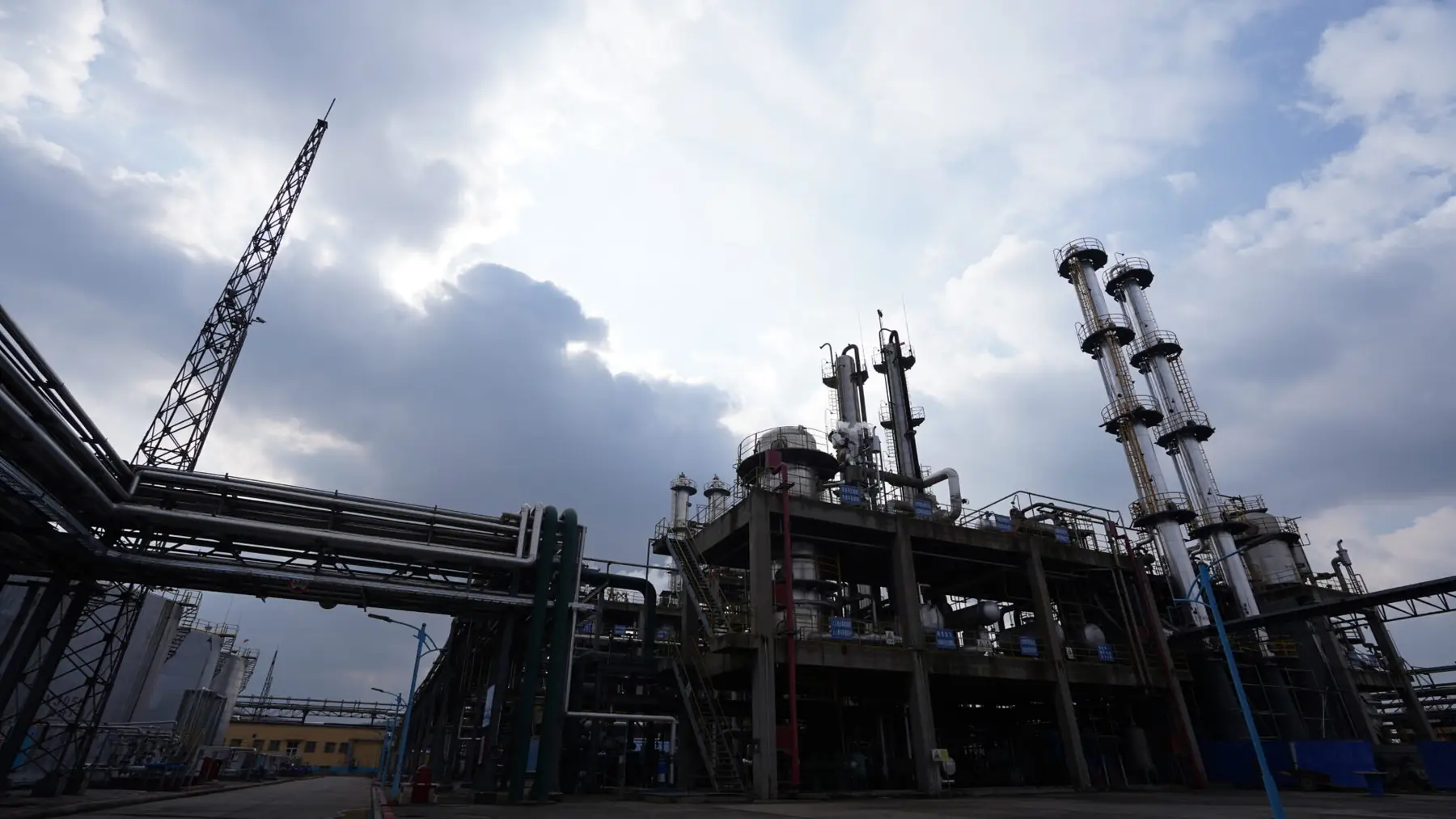 Process columns and structures at the Dakings Jinshan peroxide base