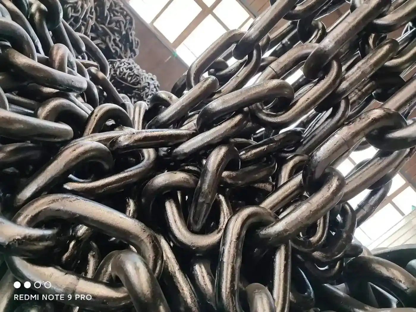 Buoy mooring chain with end links
