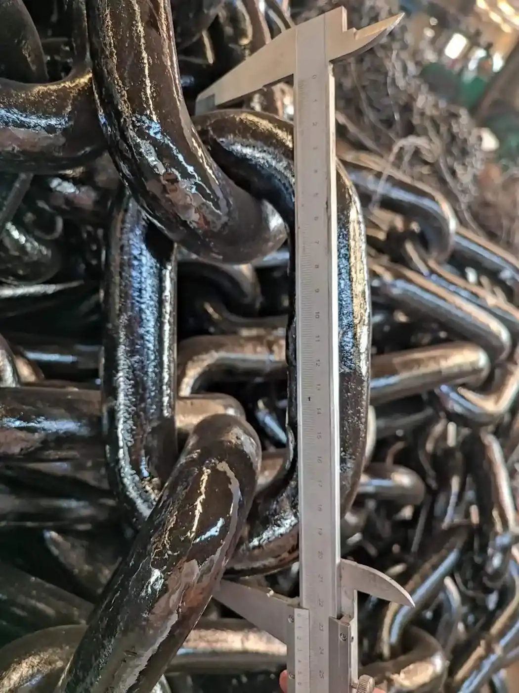Studless chain welded link detail