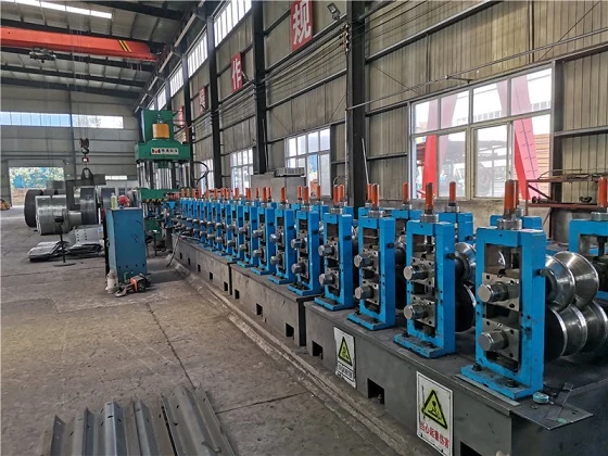 W-beam guardrail roll forming machine, running coil into the two-corrugation profile