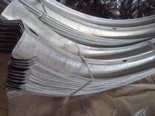 Galvanized curved guardrail section in the Hongda finished product area