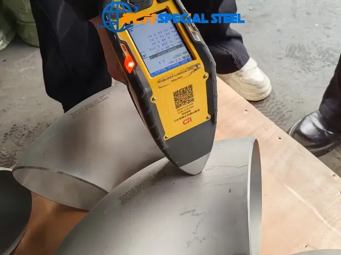 ASTM A815 UNS S32750 Super Duplex Stainless Steel Elbow for Industrial Applications.