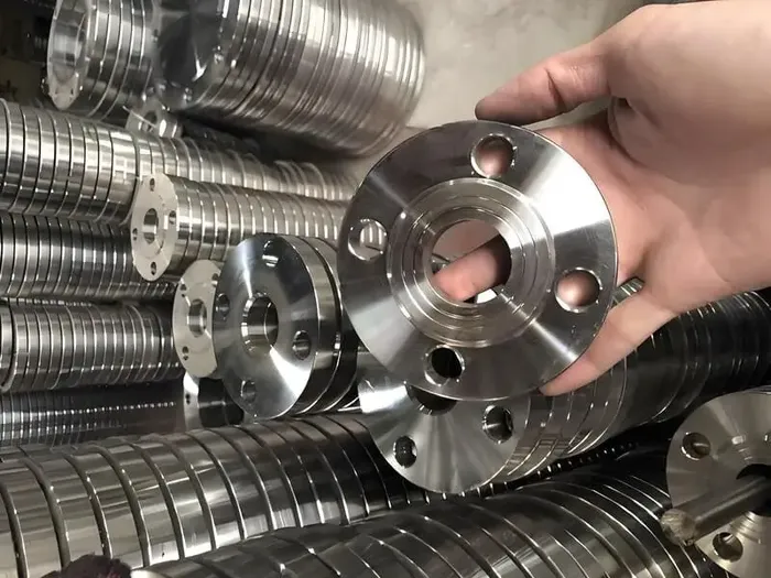Material Composition & Performance Characteristics of Stainless Steel Flanges