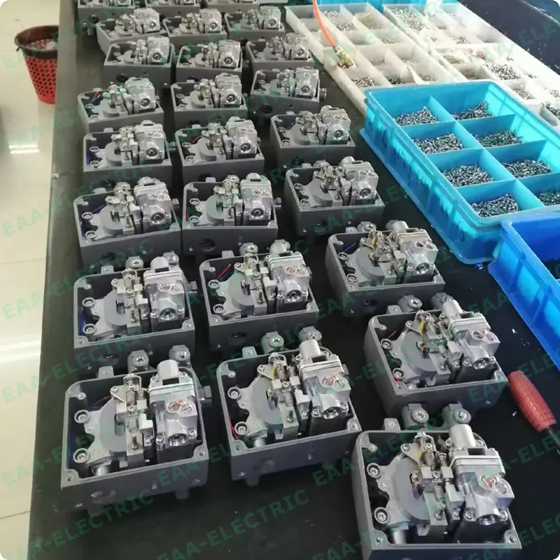 Valve positioners in production at the EAA Electric factory in Wenzhou