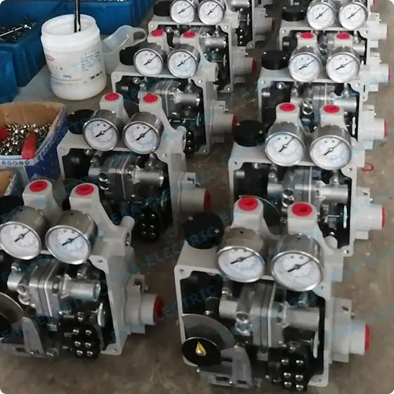YT1000R electro pneumatic positioner top cover view showing nameplate and conduit entries