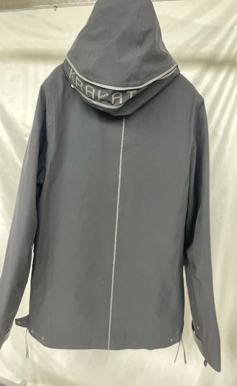 377 outer jacket in 100% polyester with 100% TPU mid-layer, front view