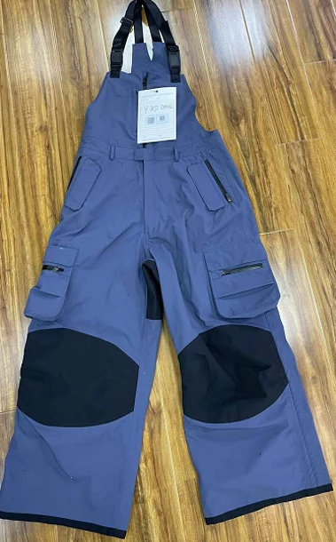 DM02 ski pants in 100% nylon outer with PU-membrane and 100% terylene lining