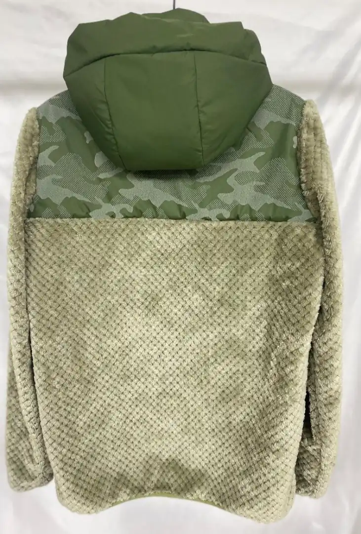 Close-up of YD-811 jacket showing hood, fake fur panels, and double-slider zipper