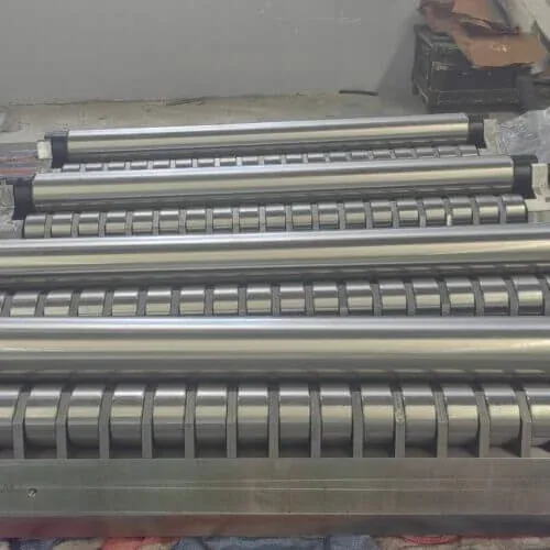 Caja de rodillos de precisión Ascon para enderezado por tensión de 1550 mm