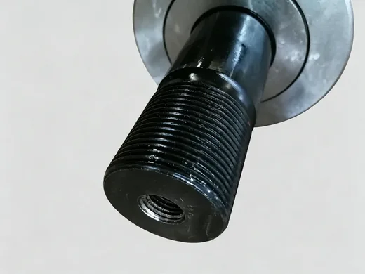 Detalle del anillo exterior de un rodamiento tipo perno Ascon