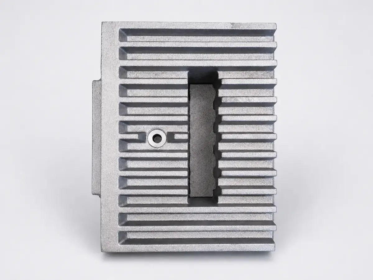 Cast iron grate panel with parallel ribs