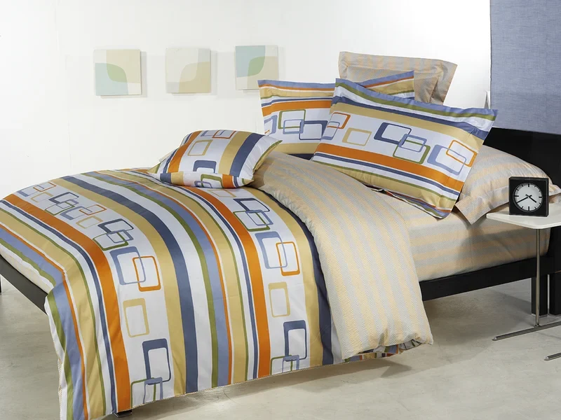 TD-548 duvet cover set in horizontal stripes with a geometric key motif on the pillowcases