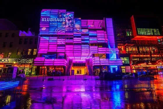 Transparent Media Facades and the Visual Effects They Allow — FL Technology knowledge article