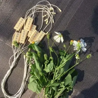 Hang Paper Tag with String Furniture detail view 3