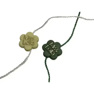 Premade Hang Tag Barbed String with Safety Pin detail view 2