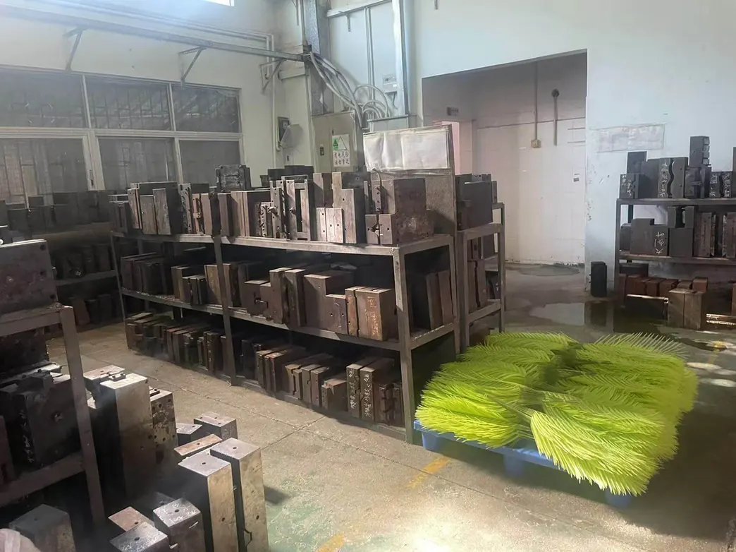 In house steel mould tooling for artificial leaves and fronds