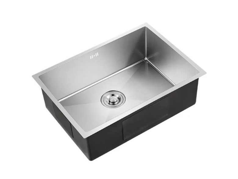 Single bowl stainless steel undermount sink with tight corner radii