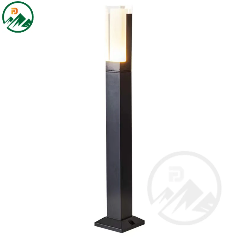 Vertical view of the 600mm and 800mm height options of the garden light