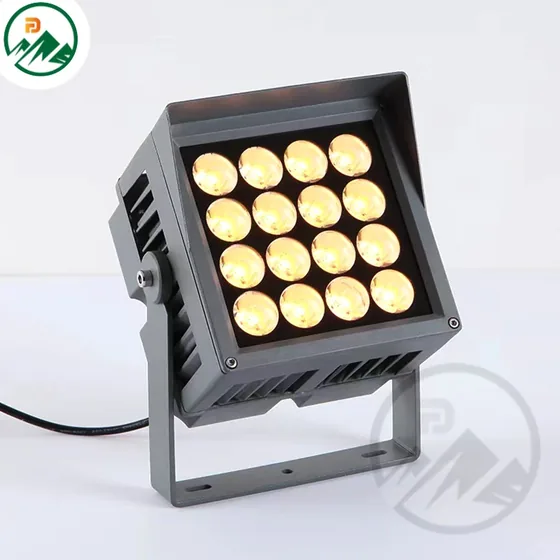 Square-shaped 80W LED flood light with aluminium housing and CREE LED chip