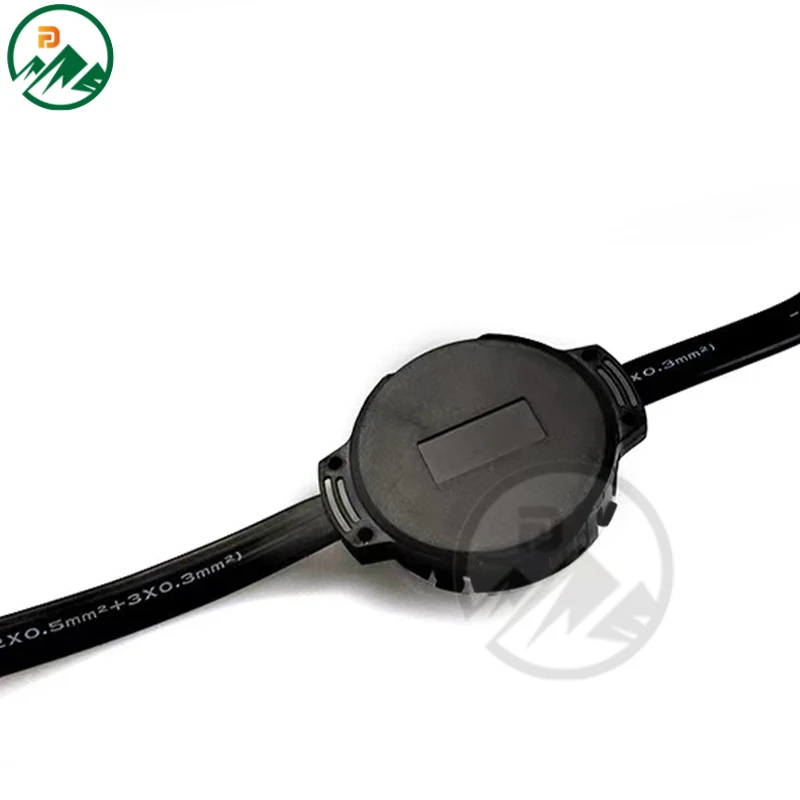 Detail of the IP65 sealed housing and EPISTAR LED chip inside the fixture