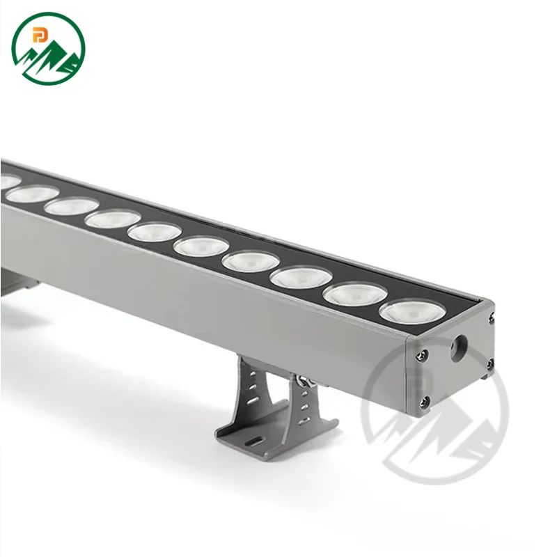 Side view of the slim 46mm deep LED wall washer with die-casting aluminium housing