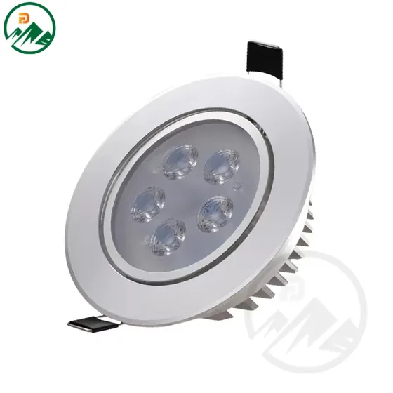 Recessed LED down light with D158 x H40 mm dimensions and aluminium body