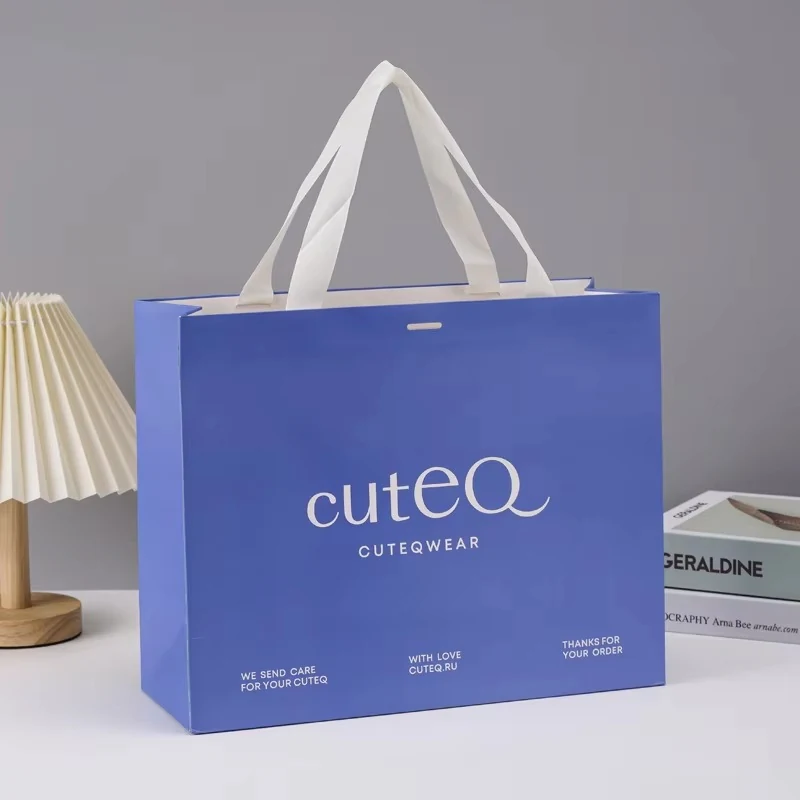 Recycled Material Gift Bags for Sustainable Celebrations 4 detail view