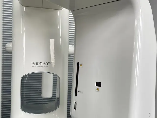 Genoray PAPAYA Plus cephalometric sensor module with TMJ PA position marking and Class 1 laser labels