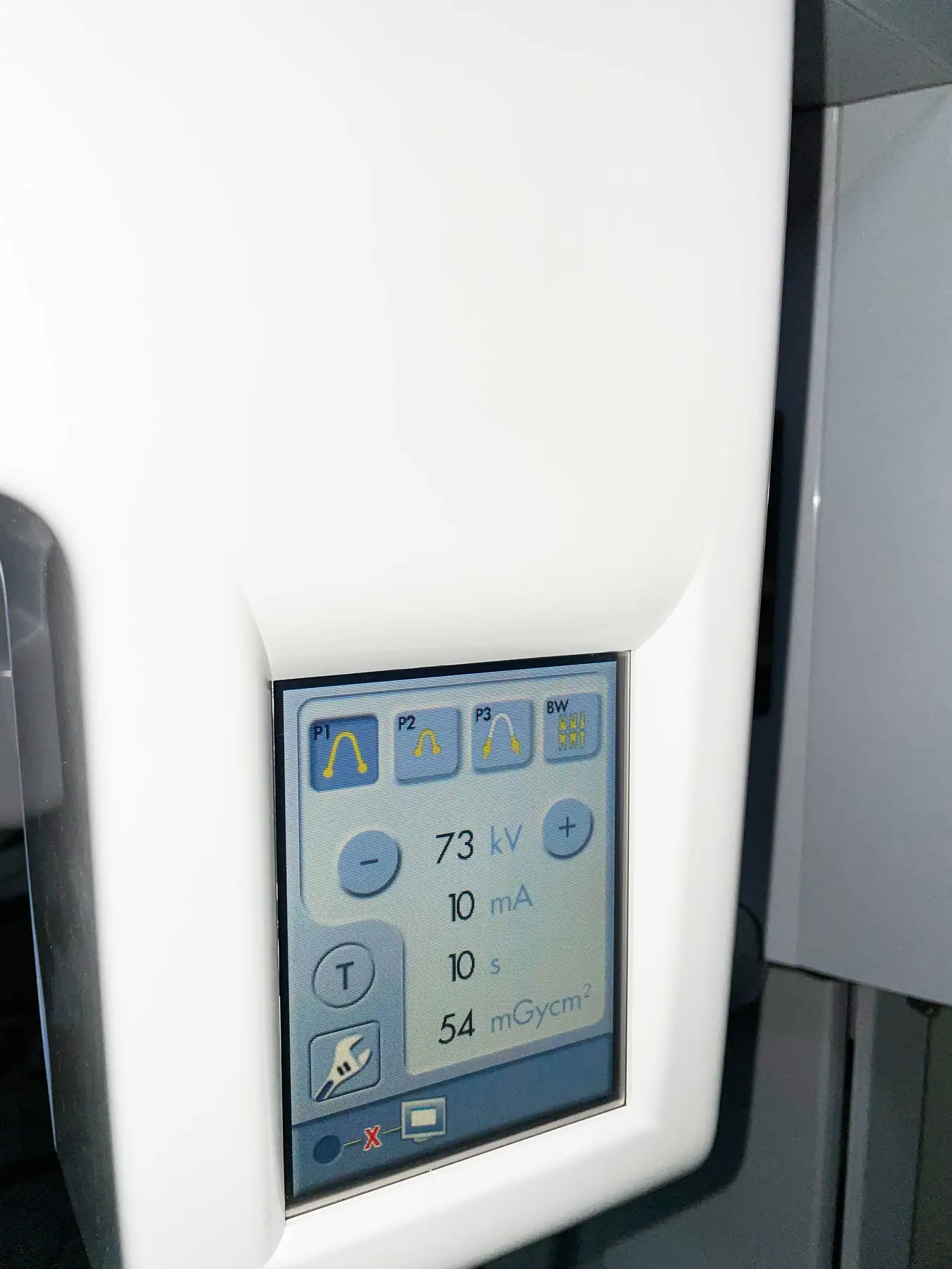 Intraoral Scanners for Panamanian Clinics: Panama Canal Shipping, USD Pricing, and Colón Free Zone Advantages