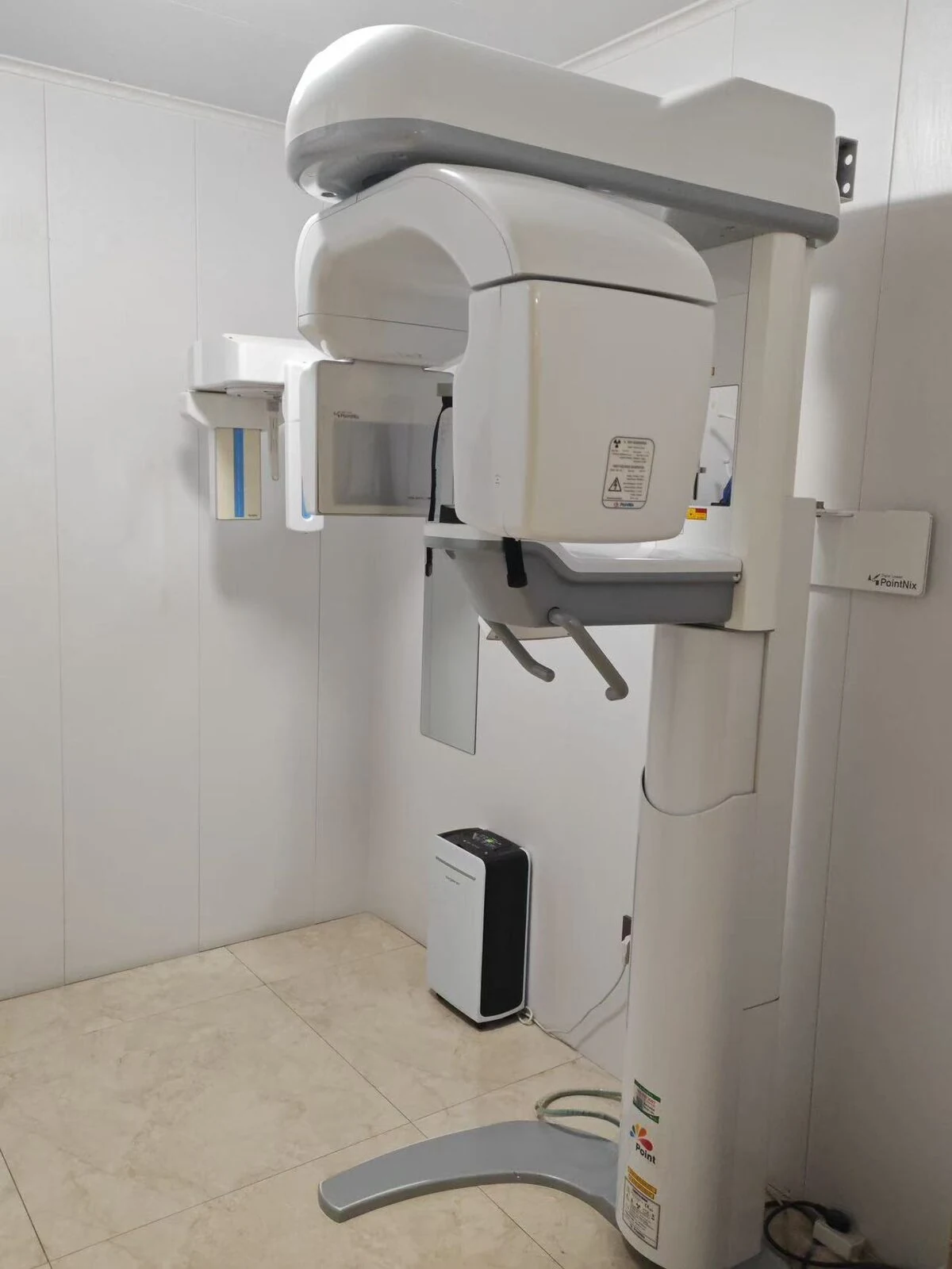 Used Carestream CBCT FOB Shanghai: CS 9300 Select, CS 9000 3D at USD 9,000-10,000