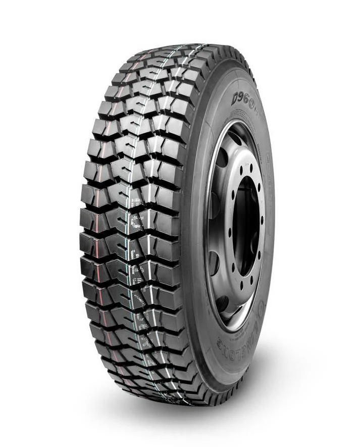 D960 radial drive-axle truck tyre with deep rigid block tread pattern and reinforced casing
