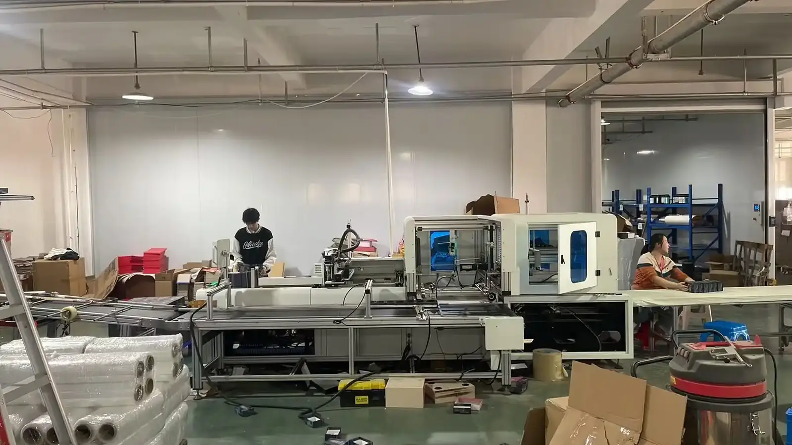 Machine building area of the Guorun rigid box machinery factory