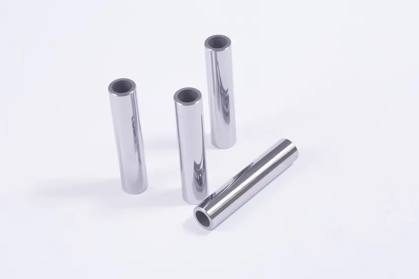 Polished carbide choke bean liners
