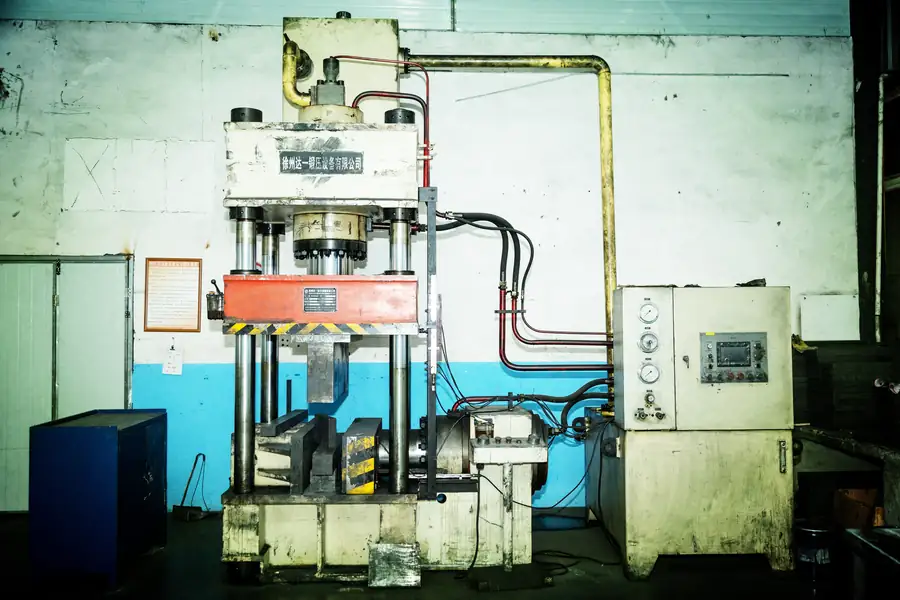 Hydraulic press used for forming carbide blanks