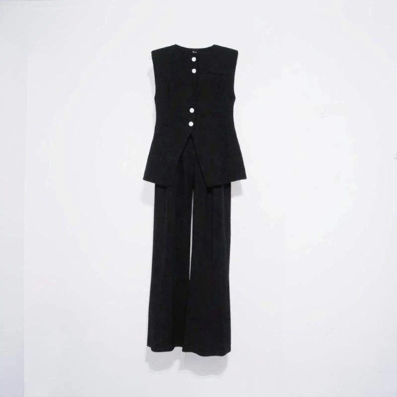 Commute Set: Women's Sleeveless Fitted Waistcoat - view 2
