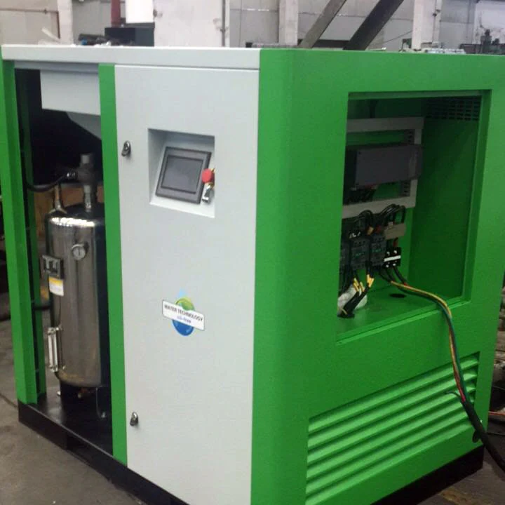 Oil free water lubricated screw compressor supplying clean air in a processing plant