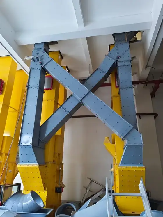 Steel and concrete silo structures at an installed storage project